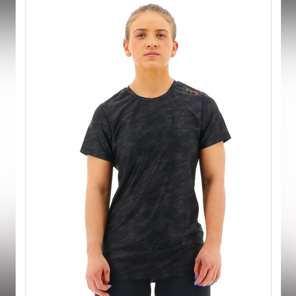 TYR Airtec™ Women's Short Sleeve Tee - Blackout Camo